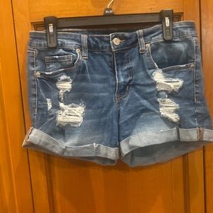 Aero Low Rise Midi Shorts